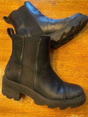 Sorel Black Leather Chelsea Lug Booties
